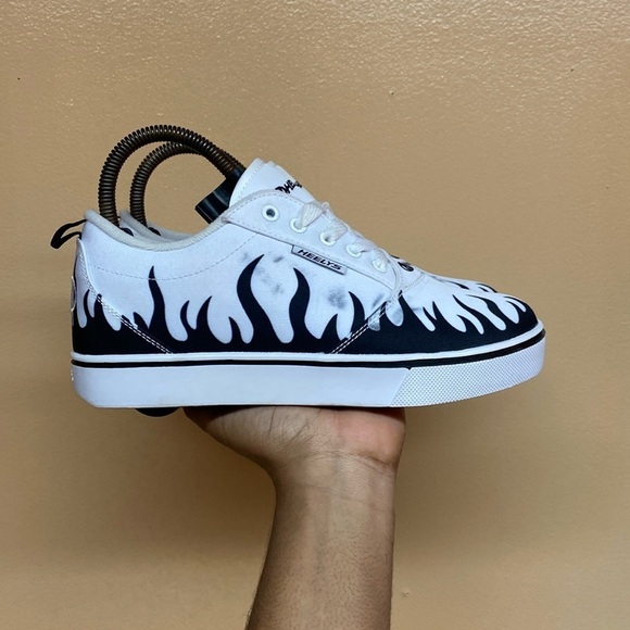 Heelys Shoes - HEELYS White Black Flames